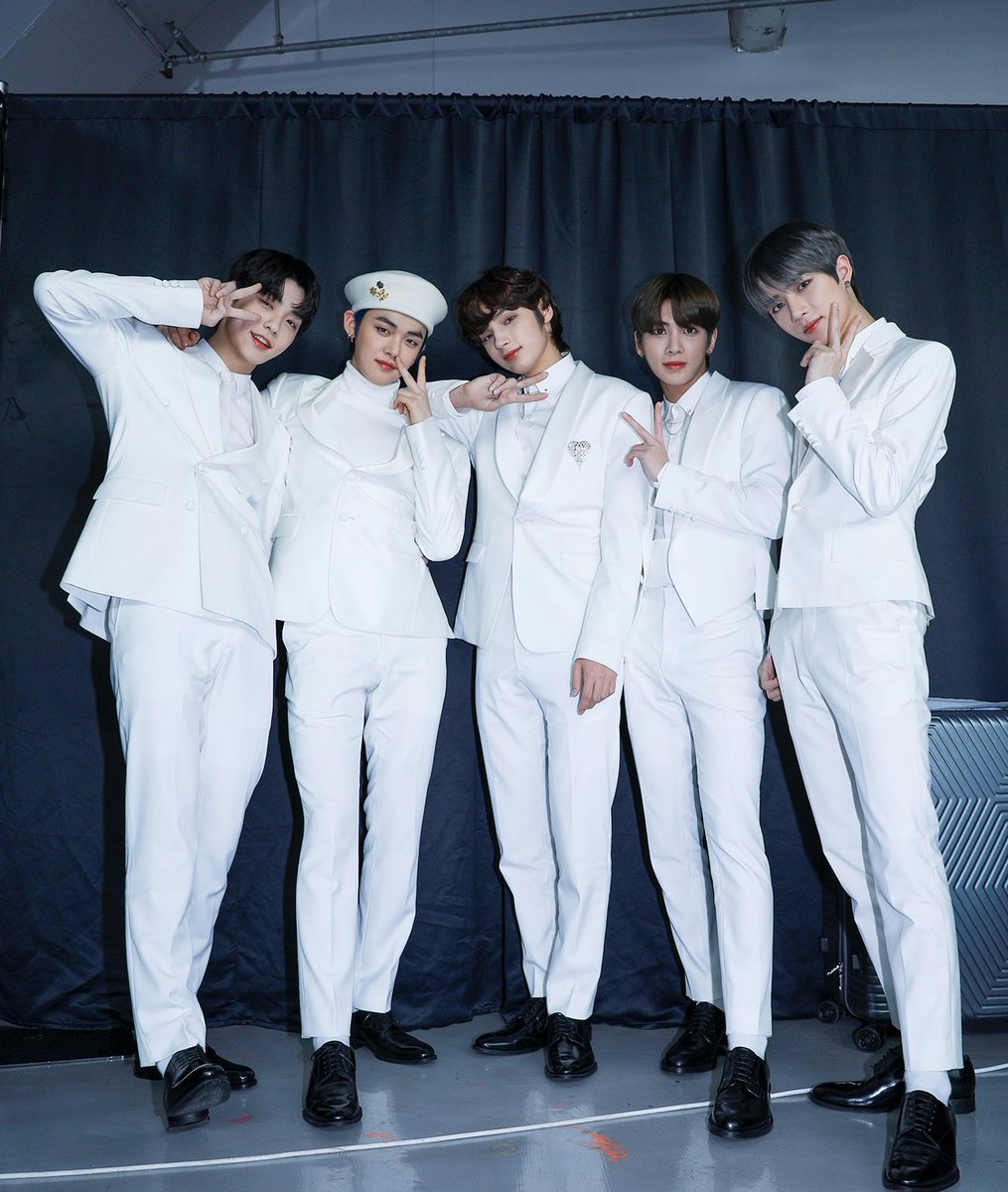 Gonji_0's tweet photo. 단체수트의 계절이 오는구나 ᴗ͈ˬᴗ͈
#MAMAVOTE #txt https://t.co/WXFXpKEgT3