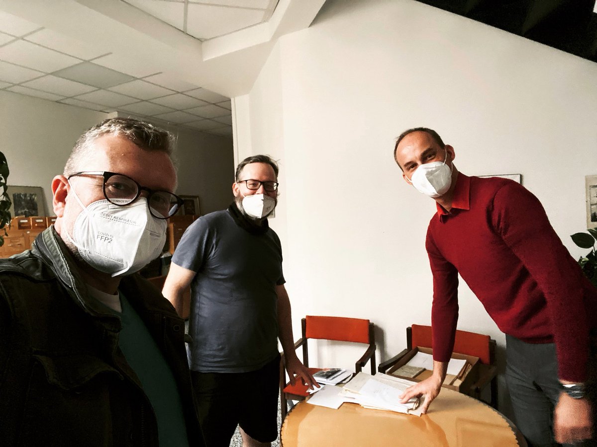 GromanMartin's tweet photo. Někdo se musí omlouvat, jiní jdou ad fontes, aby věděli. Badatel Daniel Řehák a ředitel Čapkovy Strže Zdeněk Vacek včera probírali Peroutkovy archiválie a poprvé jsem nahlédl do rukopisu knihy o prvních letech Peroutkova novinářství. Překvapení bude hodně. #peroutka #spisy #strz https://t.co/4cZi7kXSPU