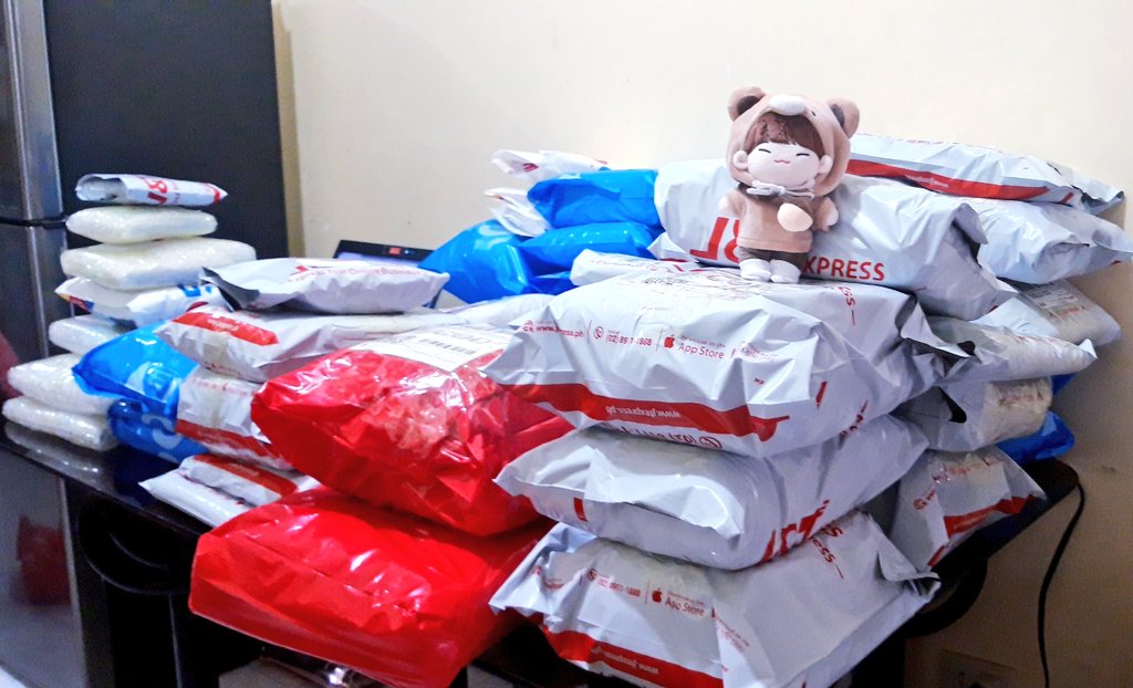 yourchoiceph_'s tweet photo. Soondori did it all! 
Say thanks to Soondori makakauwi na mga bebe nyo🥰🥳

#ChoiceMo_PackingStory https://t.co/VlQOSDnR1i