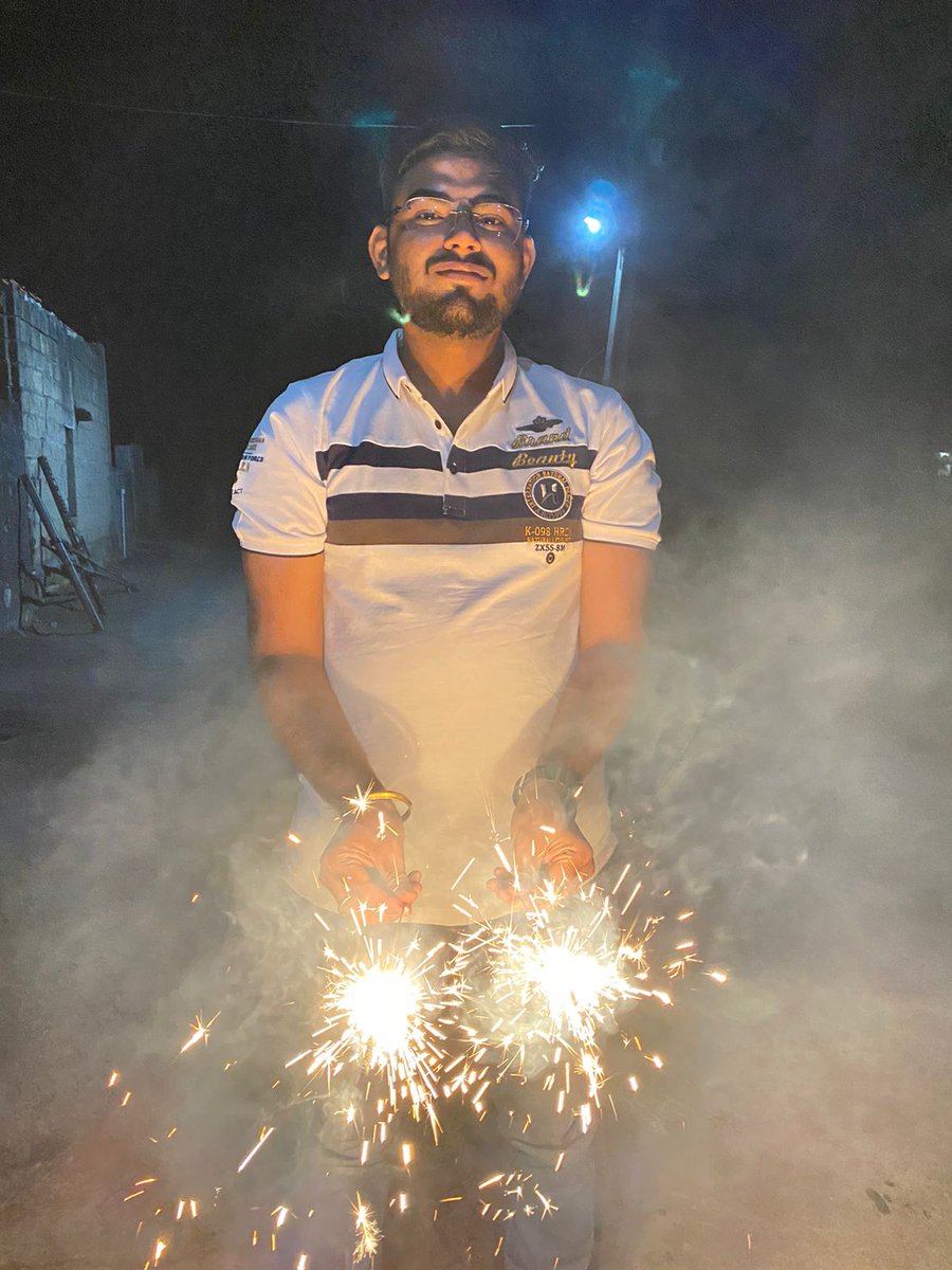 kasundrajay1012's tweet photo. Festival of lights "DIWALI" 🎇🎆🎊🎉 https://t.co/jhPD6eamyf