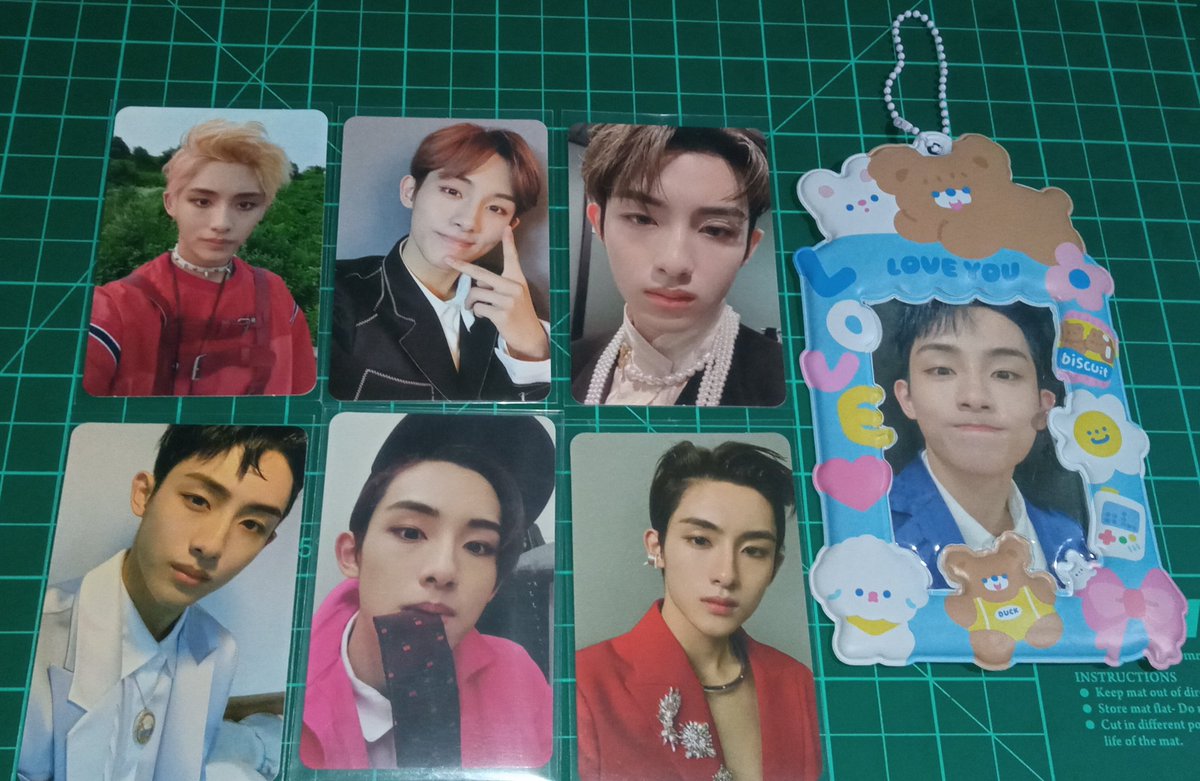 yeojasells's tweet photo. wts lfb

wayv nct winwin pcs

all are onhand and ready to ship
in mint condition

FREE LSF IF GETTING ALL

PRICES ON THE SECOND PIC

free yung card holder if buying the colbook ehe

wts lfb nct wayv winwin ph photocoards onhand https://t.co/WFLBG1vrVm