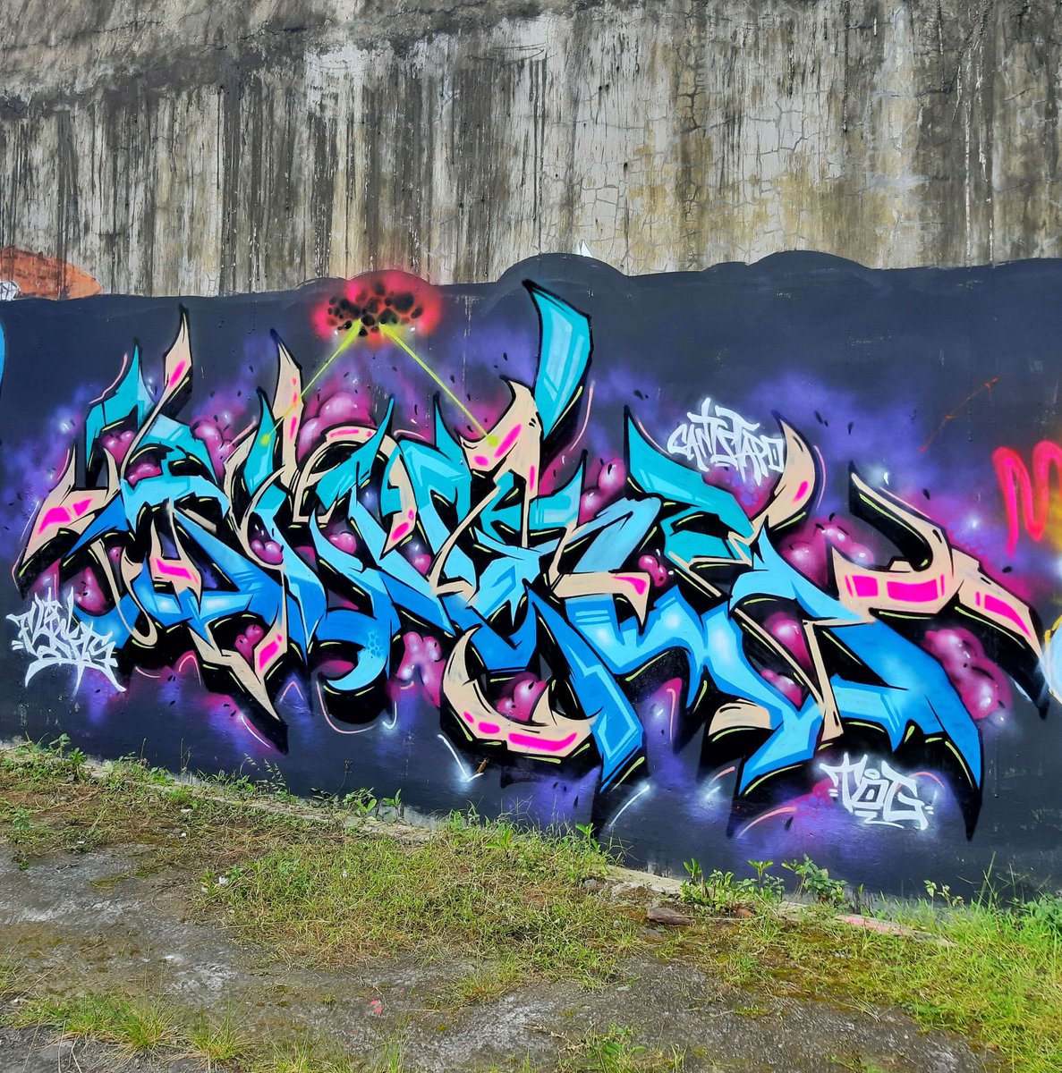 Vandalwisdom's tweet photo. Get to know Flicks, a truly talented graff writer and designer from Indonesia. 🔥🔥🔥

You may have seen some of his work on our store. 

https://t.co/sHjSUEcTRm https://t.co/OlK8pM8zDk