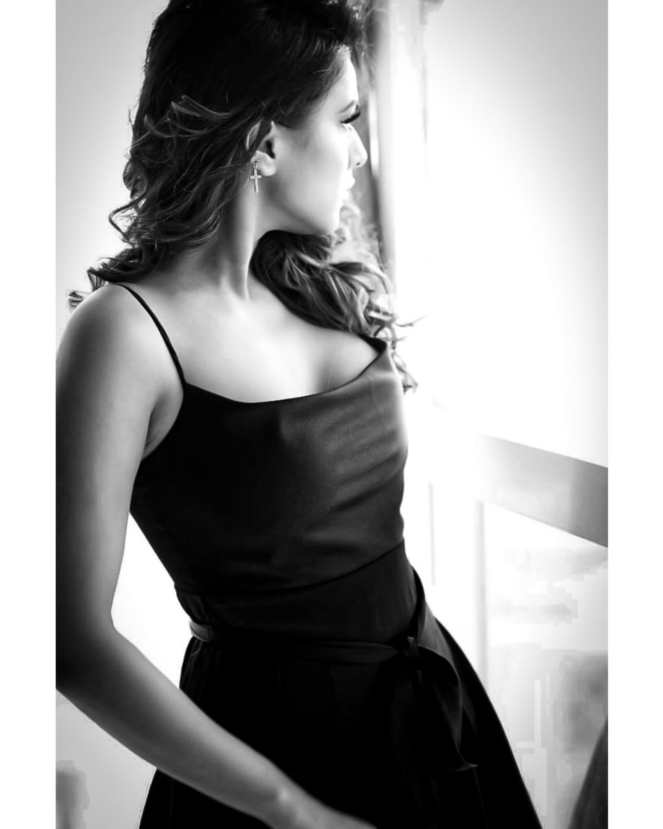 nia_addicted's tweet photo. Dream gurl ✨❤️
@Theniasharma 💖
Click by :- #rafique sir
_
Ps ;- Your pic is enough to make our day beautiful 🥺 ❤️
#NiaSharma #Maniacs #100mostbeautifulwomen2021 https://t.co/7dGojqW617