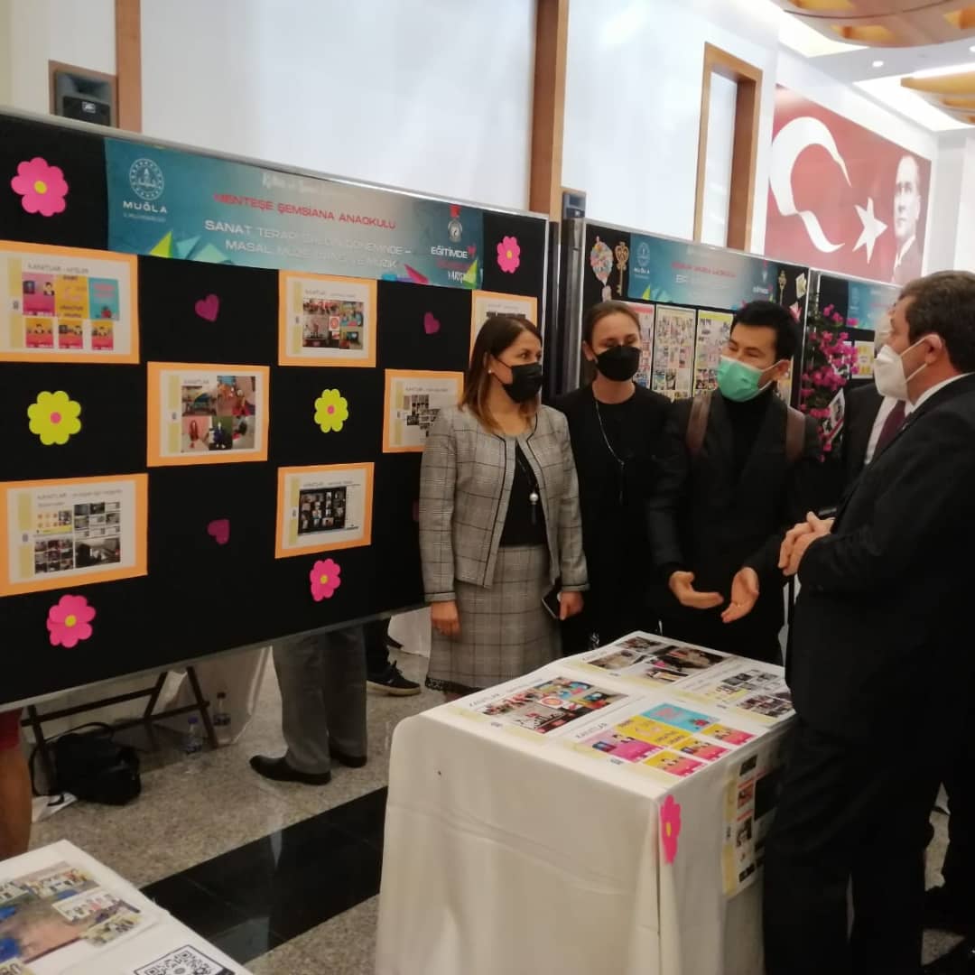 MenteseA's tweet photo. Eğitimde Muğla’nın Enleri,En İyi Örnekleri Ödüllerini Aldı
Törene Muğla Valisi Sn. Orhan TAVLI,İl Milli Eğitim Müdürümüz Sn.@emrecay55 ve ilimiz protokolünün saygıdeğer üyeleri katıldılar.okulumuz iki ödülle törende yerini aldı.@mugla_mem @mentesegovtr @mentesemem https://t.co/EwrnyqKxvi