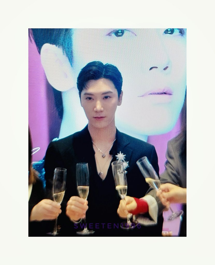 SweeTen1996's tweet photo. #TEN #텐 
211106 HANGZHOU CT
🍸😻 https://t.co/VxnJ06uc6V