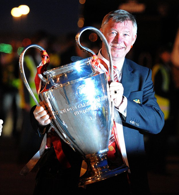 Sporf's tweet photo. 📅 35 Years Ago Today:

👔 Sir Alex Ferguson was appointed @ManUtd manager.

🏟 1,500 Games
✅ 895 Wins
🤝 338 Draws
❌ 267 Defeats
🏆 38 Trophies

🐐 The Best Ever. https://t.co/wvq0Xqpyr5