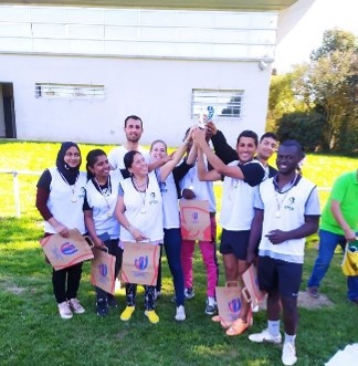 Le consortium que nous formons à Toulouse avec Rugby No Limit est très fier de la signature d'une convention "Intégrons par le rugby" avec la Direction de <a href="/OFII_France/">Office Français de l’Immigration et Intégration</a> à Toulouse. Entrainements, suivi personnalisé et accompagnement vers l'emploi et/ou la formation.