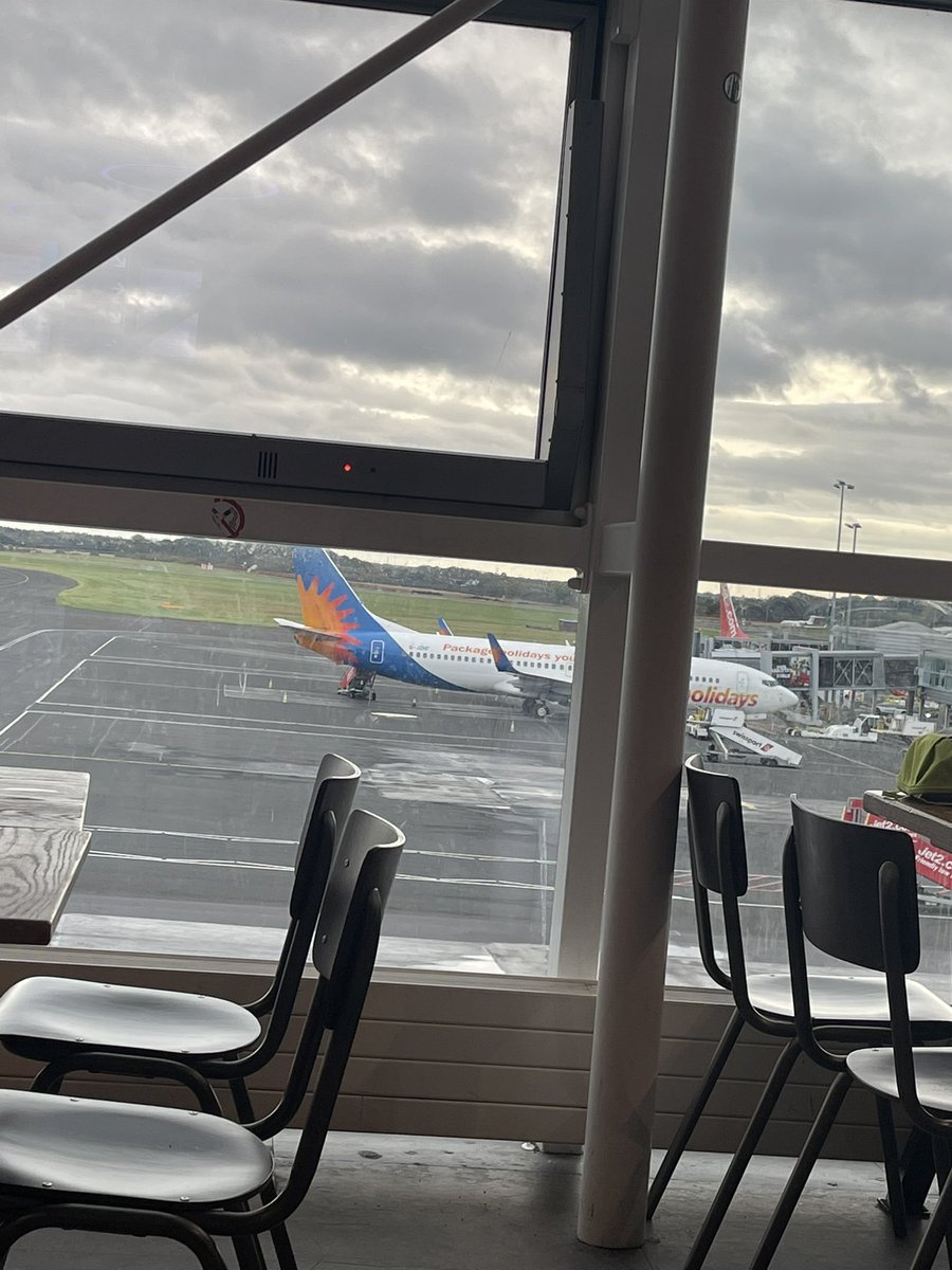 dw1972's tweet photo. Here we are again @jet2tweets @NCLairport don’t think our flights will be as empty as jul/aug 😂 #RowToOurselves #EmptyPlane #Tenerife https://t.co/KN9v5Y1rhV