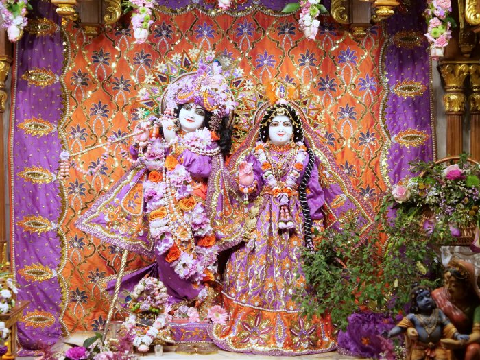 iskconlondon's tweet photo. Today's Deity darshan on the occasion of Purple &amp; Orange #festival #krishna #radharani #radhakrishna #girigovardhan #gauranitai #jagannath #baladev #subhadra #srilaprabhupada https://t.co/fivLJeoDrt