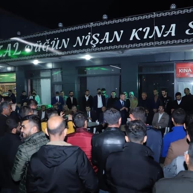 EyupSuba2's tweet photo. AK PARTİ Genel Başkan Yardımcımız ve Teşkilat Başkanımız Sn. Erkan Kandemir Teşkilatımızla bir araya gelip hasbihal ettiler.
@erkankandemir 
@MahsumMelikoglu 
@VeyselYamur8 
@eyupkadirinan https://t.co/pZbqyKJppy