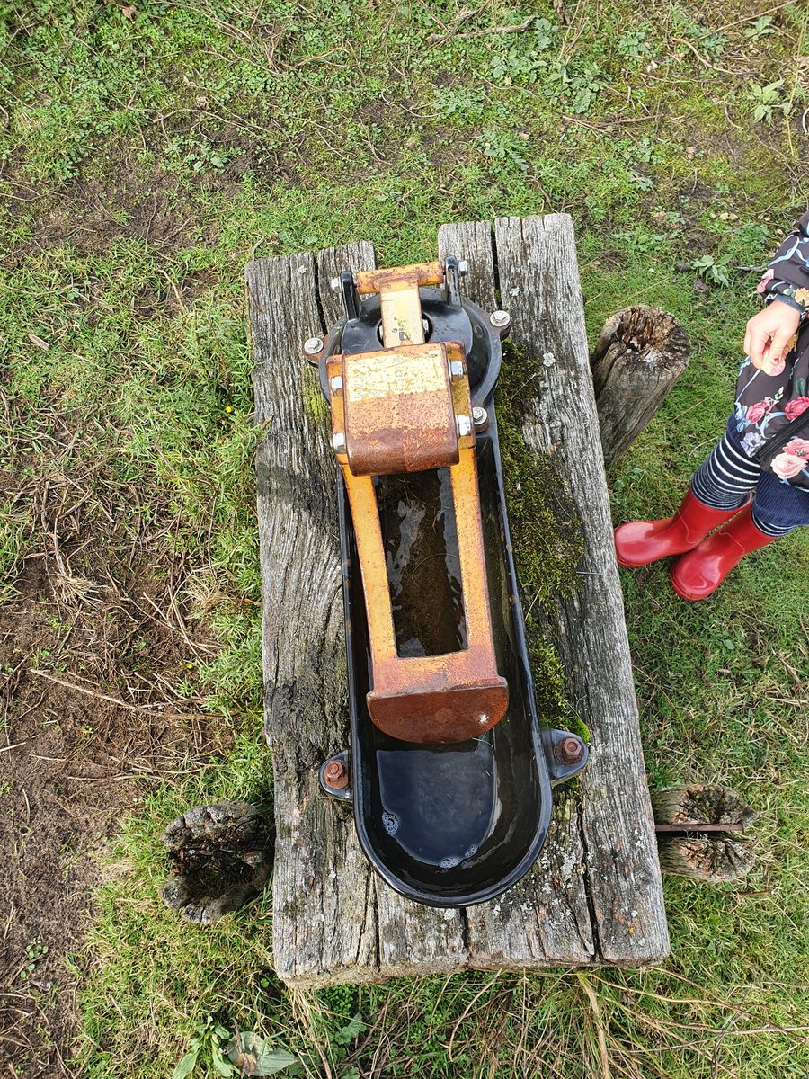 JuunSchaars's tweet photo. @boswachterawd Vanmorgen tijdens een mooie wandeling kwamen mijn dochters en ik dit tegen. Weet u wat dit is/ waarvoor het wordt of werd gebruikt? In de buurt van de Haverbaan. https://t.co/OrMlE6Pz6U