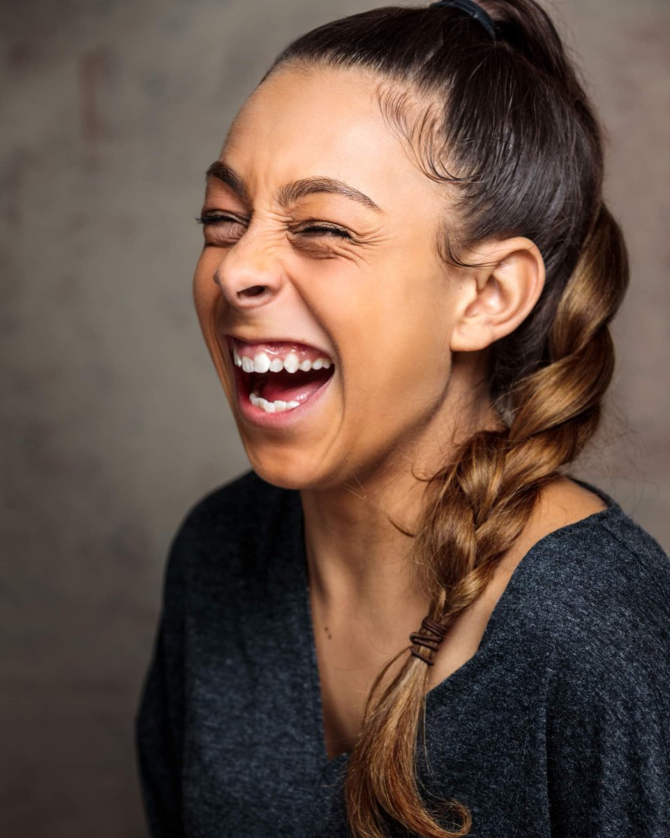 ZiebellTom's tweet image. I had a great time working with @ChaniciaSharp the other day on her new headshots.
Like most people when they are coming in for new headshots she was a little nervous, but that soon turned in to laughter as we got some wicked shots.
Can't wait to see which ones she picks.