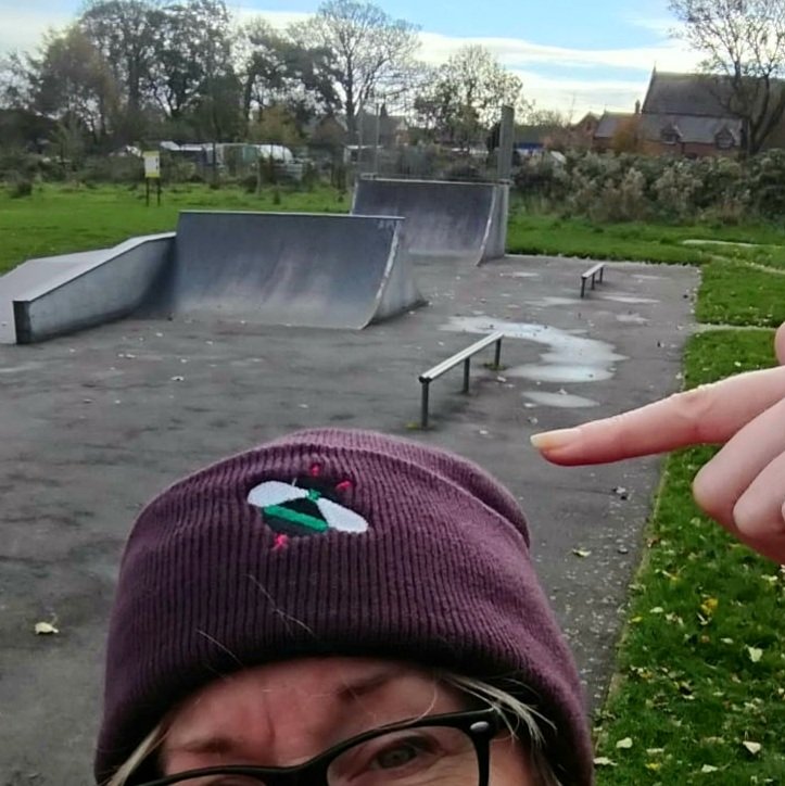 DaisyMayCreatns's tweet photo. Walking past a skate park wearing in my #ZomBee hat: a photo opportunity not to be missed 🤣 

It's not a hat, it's a ZomBeenie! 

https://t.co/G1jka3D1ne

#logodesign #icondesign #skateboardbrand #teamzombee https://t.co/Agjy782kyH