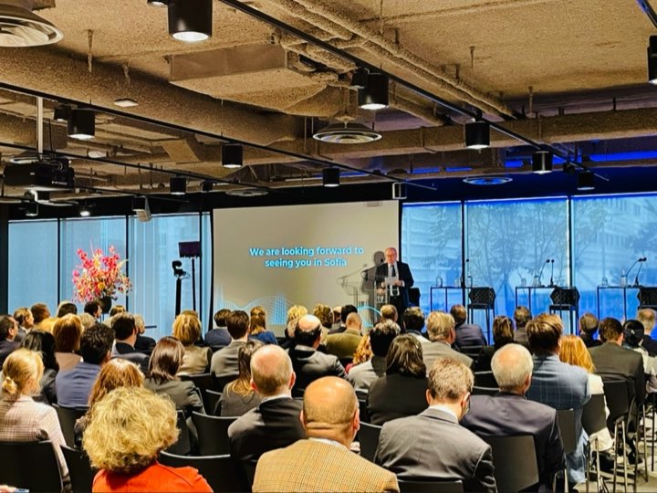 We are honored and delighted to have taken over the Presidency of FIDE! We would like to say huge congratulations to our Dutch colleagues for the successful event! And we now invite you to look forward to the XXX FIDE Congress in Sofia, Bulgaria on 24-27 May 2023! <a href="/FIDE2021/">FIDE 2021 The Hague</a>