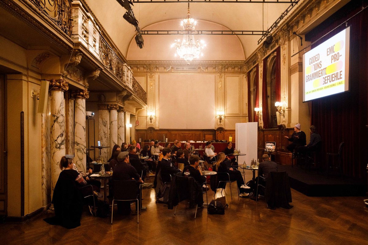 blnensemble's tweet photo. was haben Theater, Oper und Games gemeinsam? damit beschäftigen wir uns ein ganzes Wochenende lang zusammen mit @Komische_Oper und @AMazeFest! gestern startete am Berliner Ensemble unser erster Game Jam unter dem Motto "Programmierte Gefühle". #BEspielraeume https://t.co/rZr25wIR2Q