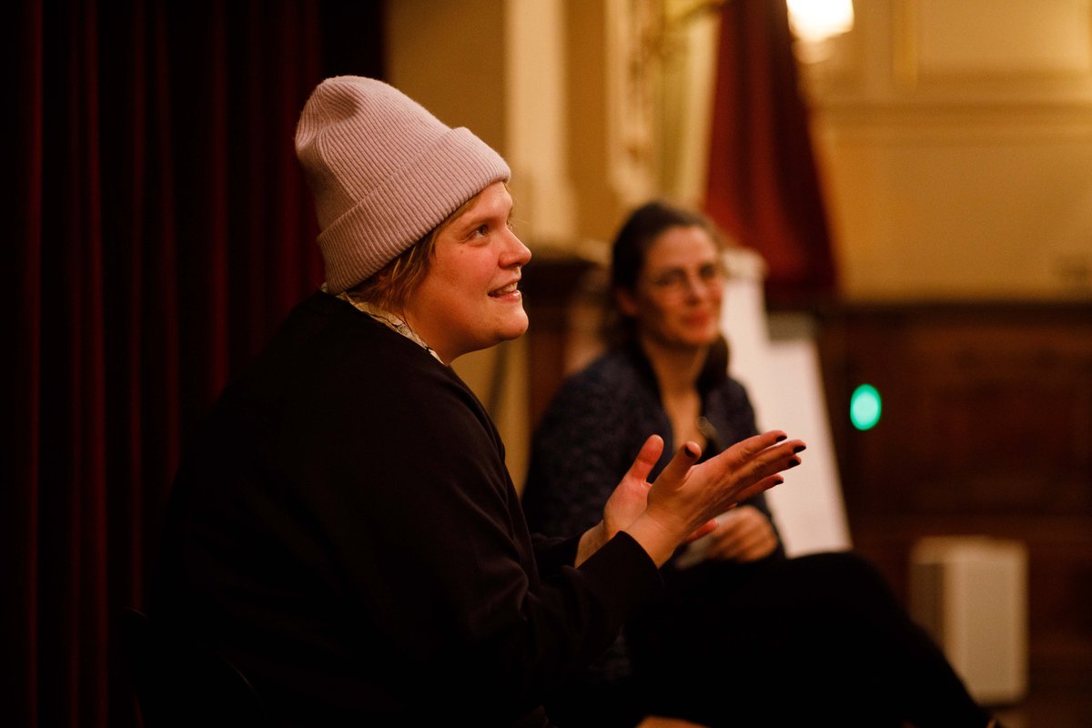 blnensemble's tweet photo. was haben Theater, Oper und Games gemeinsam? damit beschäftigen wir uns ein ganzes Wochenende lang zusammen mit @Komische_Oper und @AMazeFest! gestern startete am Berliner Ensemble unser erster Game Jam unter dem Motto "Programmierte Gefühle". #BEspielraeume https://t.co/rZr25wIR2Q