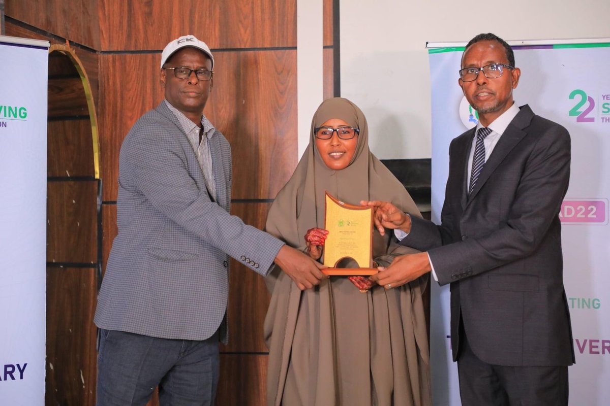 Dahirhasan's tweet photo. .@SIMADUniversity created a conducive working environment to empower our female colleagues; their outstanding performance resulted them to win the most prestigious annual awards: Best lecturer, best office, and innovation & creativity awards. Congratulations! https://t.co/ZQDT3iGtc3