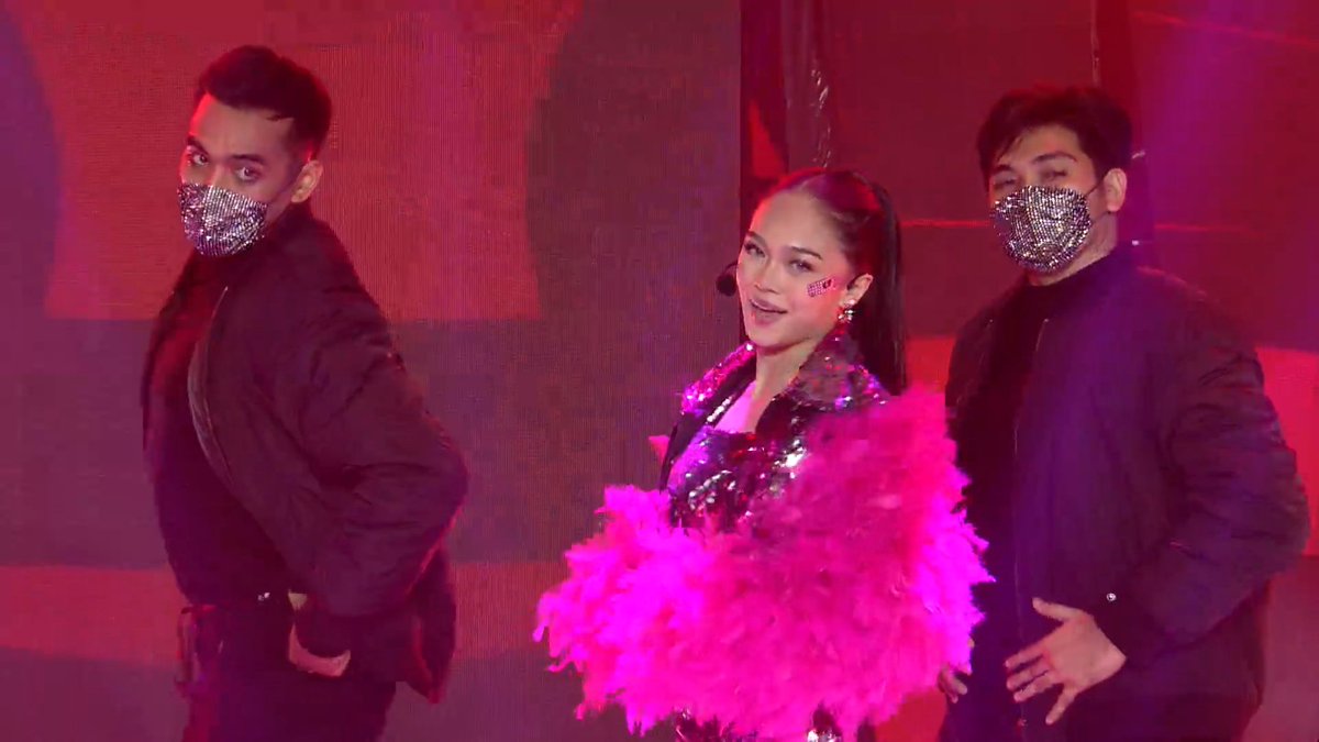 CETVPhilippines's tweet photo. NOW PERFORMING:
@bonifacioac's new single Fool No Mo

ONEDREAM THE BINI&amp;BGYO CONCERT
#OneDreamBINIxBGYOconcertD1 https://t.co/JuP9UbZuag