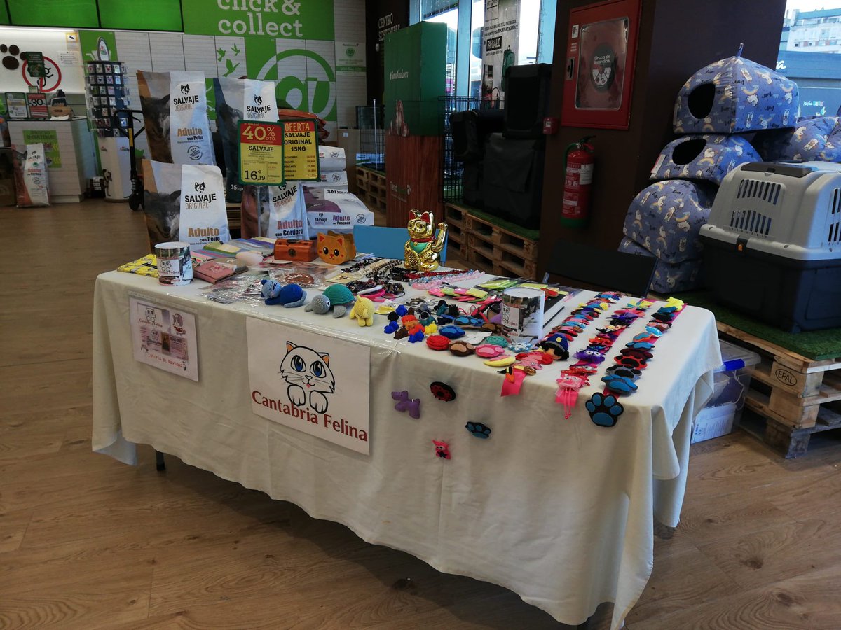CantabriaFelina's tweet photo. Hoy todo el día estamos en @tiendanimal en el centro comercial Bahia Real en Maliaño.
Recogemos comida para los perrines de @ProtectoraPATAS y para nuestros gatines. Os esperamos com un mercadillo y lotería.
#6Noviembre #rt #FelizSabado https://t.co/gf9bMVKXlD