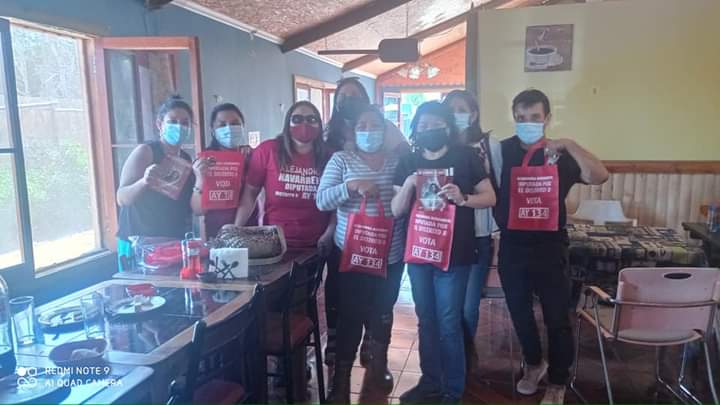 21Davico's tweet photo. #MarcoPresidente 
#ElCambioEsHoy
#YoMarc6
#AlejandraNavarreteDiputada
Ayer tuve el agrado inmenso de conocer a estas asistentes de la educación de  Lo Boza Escuela y son tremendas mujeres, (tambien estaba el único varón del grupo que sin lugar a dudas era un Encanto https://t.co/iuIzm0rBkL
