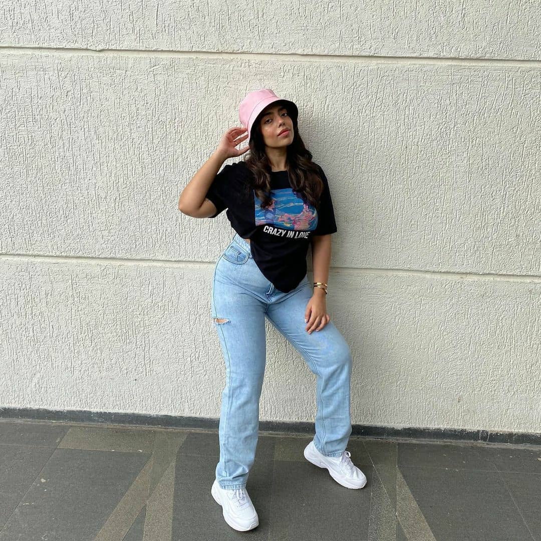 FreakinsIndia's tweet photo. When chic and casual is on the cards 🙌🏼💯 @vimzzz

Shop your fav pair of mom jeans only on https://t.co/tLgXECkmfd 💛
-------------------------

#Freakins #WhatsYourFreak #denim #MadeInIndia #denimjeans #indigo #denimwashes #makeinindia #freakinstyle #styleinspo #ootd https://t.co/judIKhdBsj