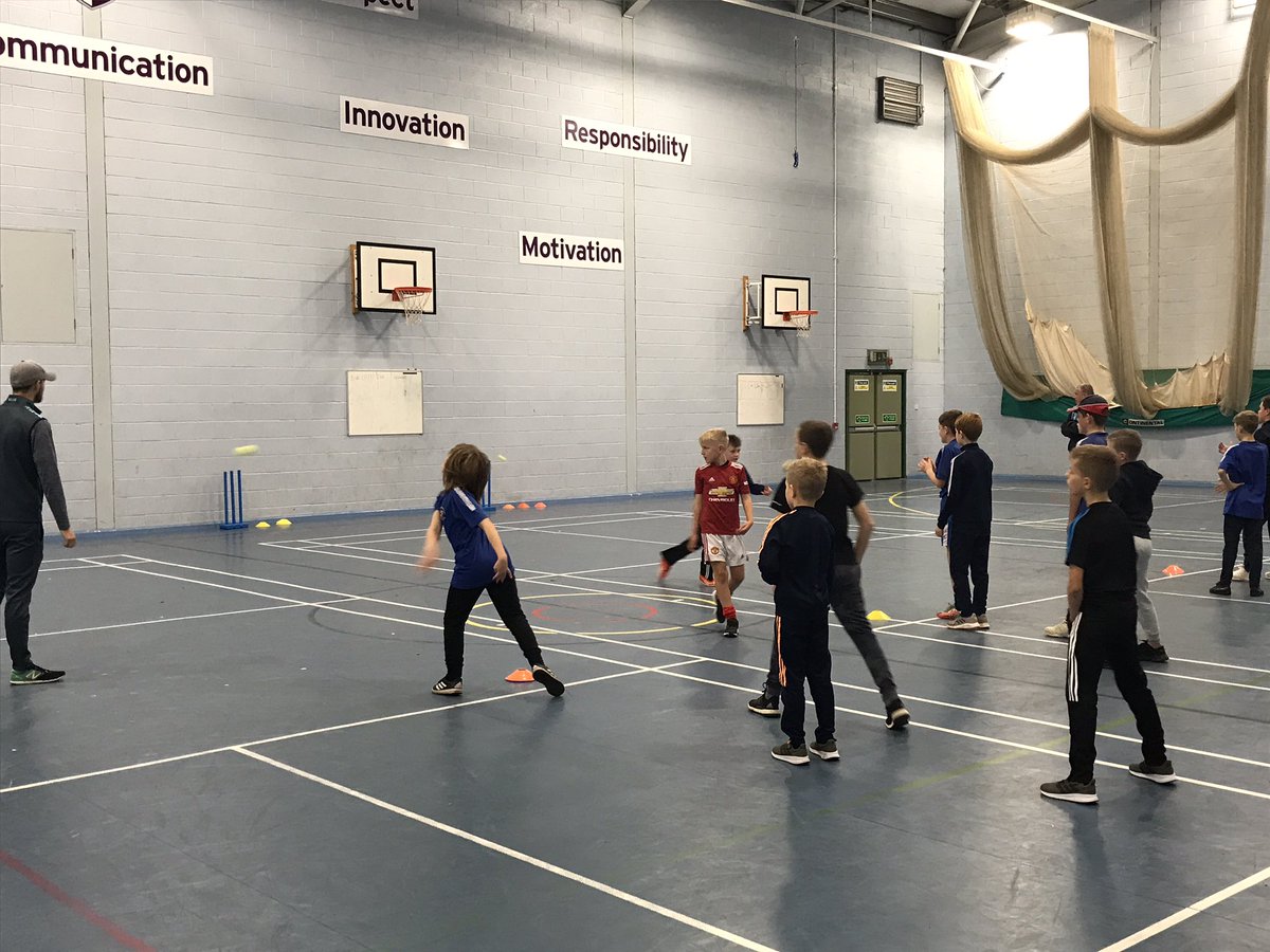 StephenLashmar1's tweet photo. Great turnout this morning as @tarletoncc juniors start the #prewintertraining with @AntonyCoaching . Week 1 #fieldingpractice https://t.co/N0xHysuFxQ