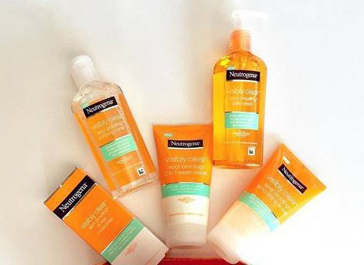 غسول نيتروجينا للجسم والاهتمام ببشرة الجسم ونظافتها وكذلك بهدف التخلص من الحبوب والبثور فيها يتوفر في اي هيرب بأنواع عديدة.
 greensherbs.com/%d8%ba%d8%b3%d…