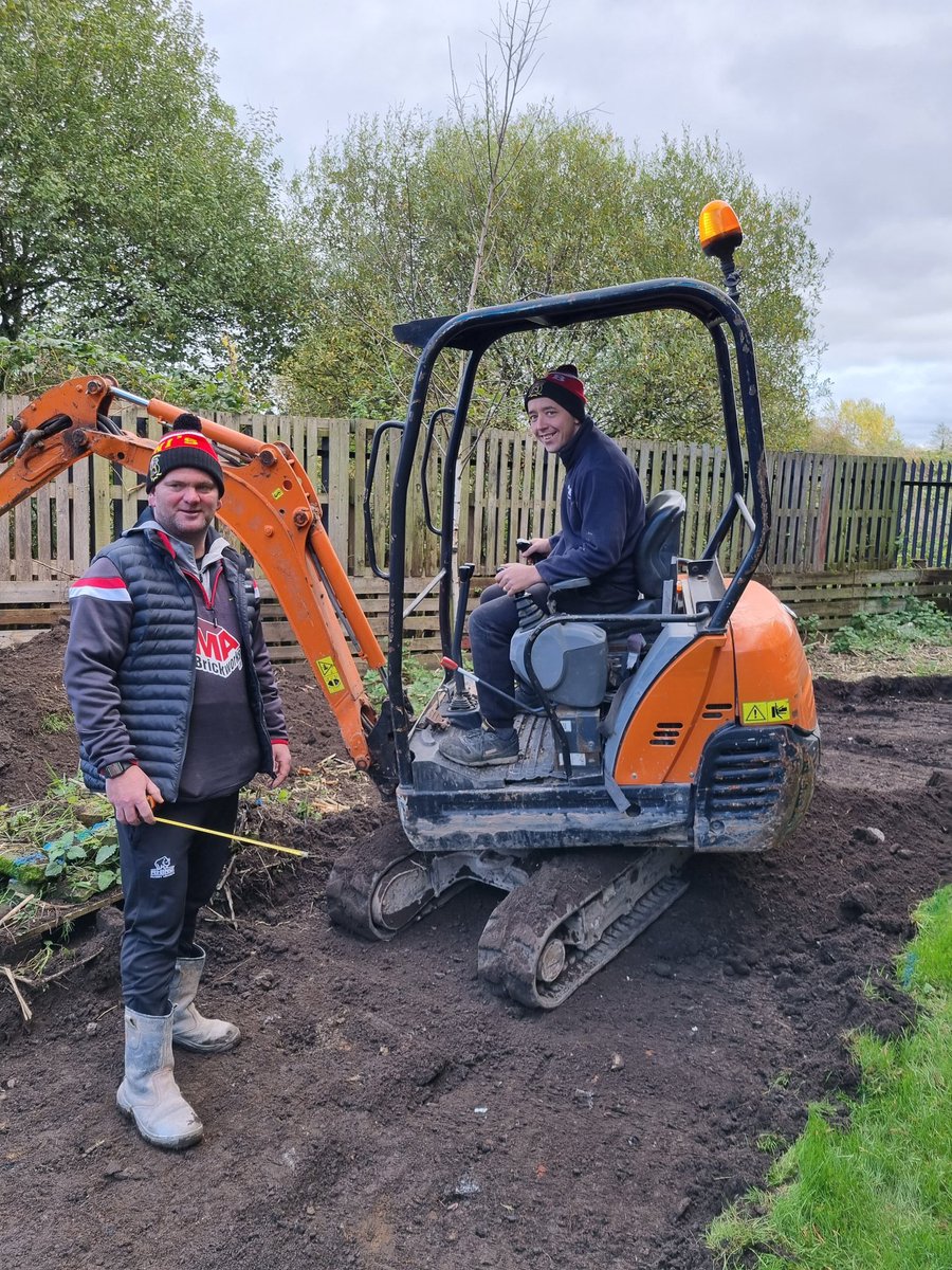 👷🏼‍♂️ Work has officially started on our community garden! 

Huge thanks to <a href="/MA_Brickworks/">MA_Brickworks</a> for all of their help🙌🏼

#WWRL