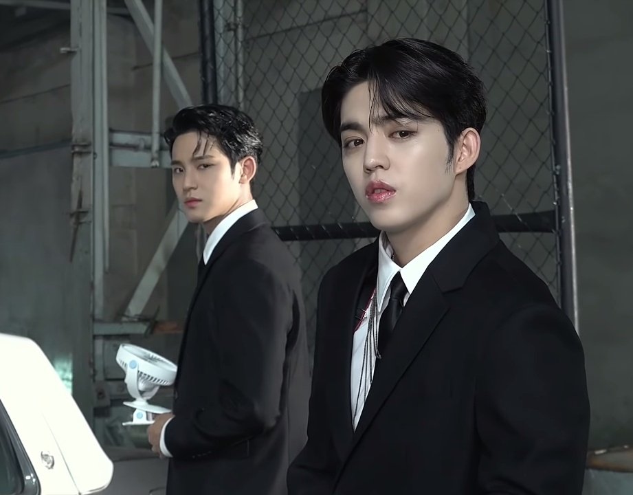 louvgyus's tweet image. mingyu and cheol tandem is very insane