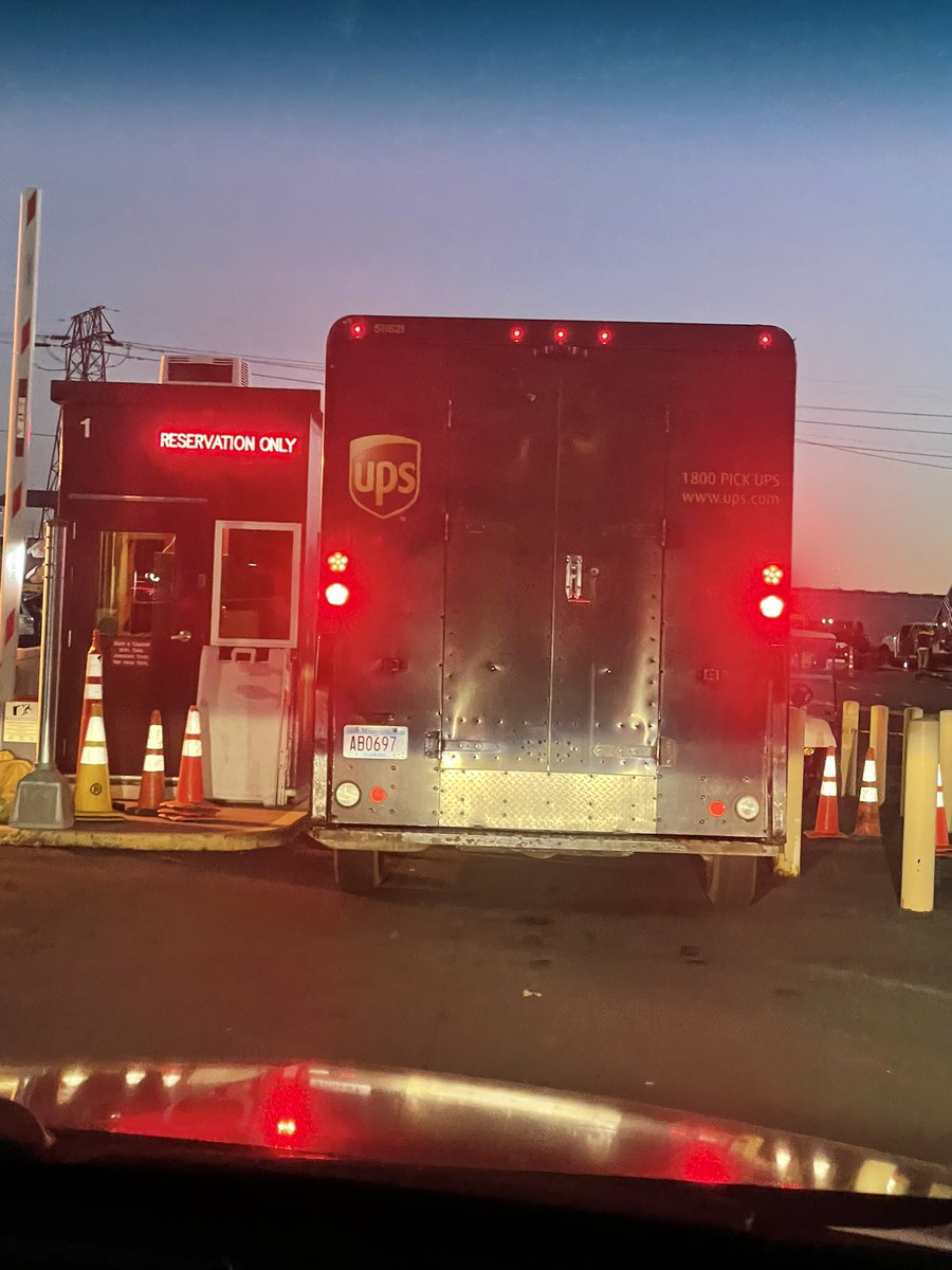 tfad20's tweet photo. Yes, someone is tailgating in a UPS truck.  #respect #lot37 #Gophers https://t.co/qD9S4K9C4B