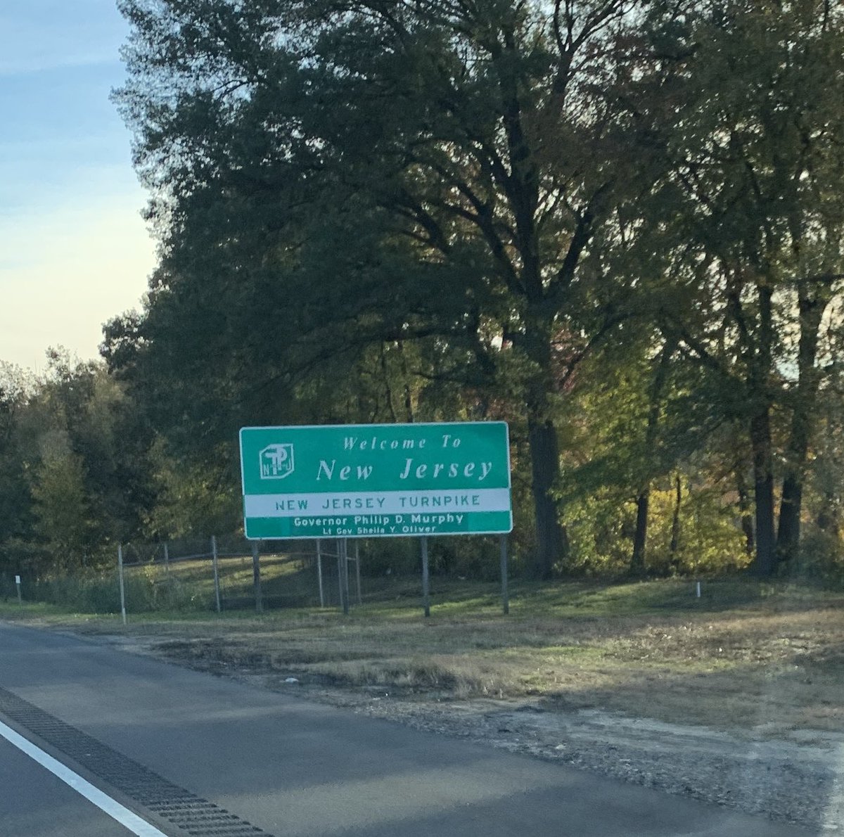 Dorseyart's tweet photo. Business trip to Jersey today. @chaddukes keeping me entertained. #drowninginit https://t.co/UD90IcB3k9