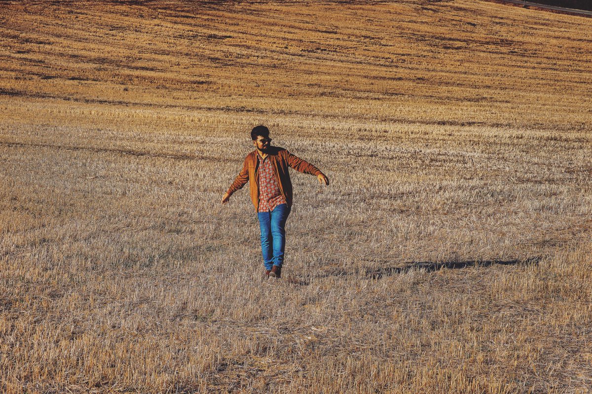 _Bert_7's tweet photo. “Sembri magica” è disponibile dal 22 Ottobre, ascoltala ora 💫

https://t.co/H970aeFY3w

#indie #indiepop #itpop #musica #cantautore #cantautoriitaliani #boy #fashion #followme #romagna #musica #indiemusic #musicapop #indieitalia #spotifyitalia #newmusicfriday #singolo #radio https://t.co/QvHtEXaDW0