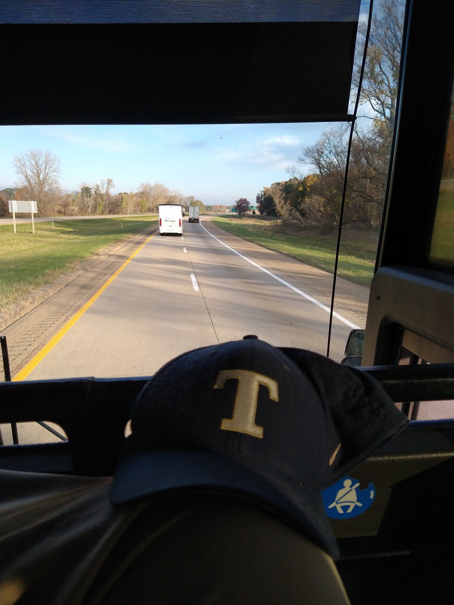 Ben___Cullen's tweet photo. Taking the show on the road.
#GoThunder
#BeatAlma https://t.co/ZMb6ufk58o