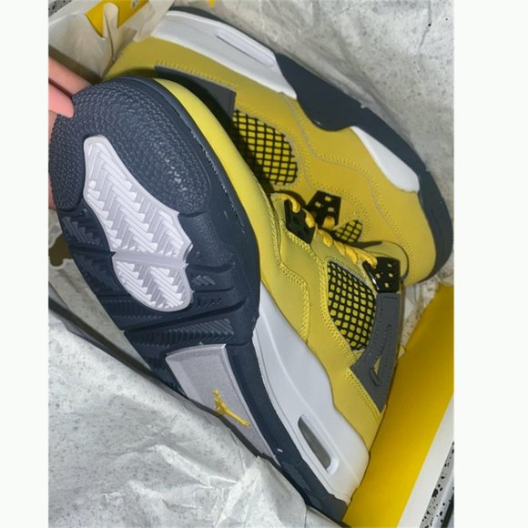 Dougs_Life_'s tweet photo. So good I had to share! Check out all the items I'm loving on @Poshmarkapp #poshmark #fashion #style #shopmycloset #jordan #leapfrog: https://t.co/L33BYucCbW https://t.co/jVYCF4ZUTh