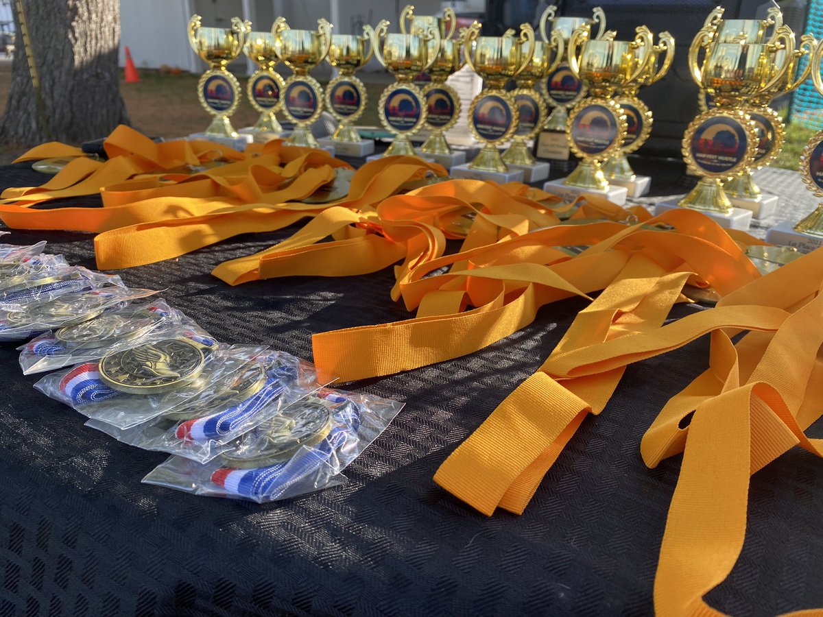 lisahfitz's tweet photo. Time for a 5K - The Harvest Hustle - race starts at 10am.  #5K #HarvestHustle #CancerAwareness @AmericanCancer of Delaware https://t.co/ut5tXh5VOB
