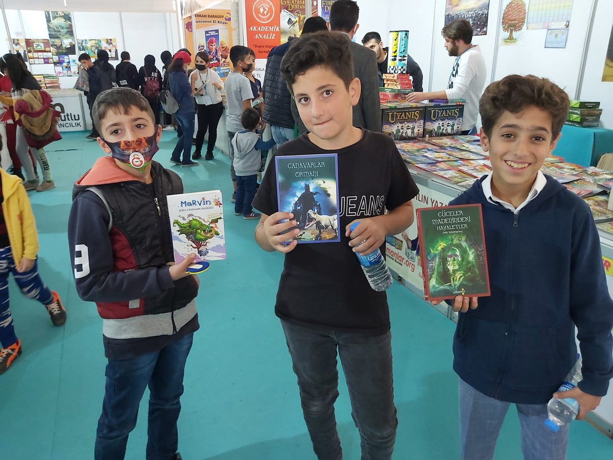 Bu yıl Siirt'te 6.sı düzenlenen Geleneksel Siirt Kitap Fuarı'na katılmamıza katkısı bulunan Kaymakamımız Sn Emin BAĞLI'ya ve İlçe Milli Eğitim Müdürümüze teşekkür ederiz.
<a href="/mem_siirt/">Siirt İl Millî Eğitim Müdürlüğü</a> <a href="/BaykanKmk/">Baykan Kaymakamlığı</a>. @baykan_mem <a href="/esref_altun/">Mehmet Eşref Altun</a>