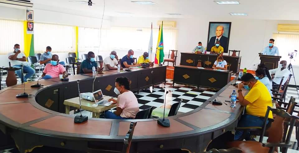 PnudColombia's tweet photo. 👏🏽El equipo formulador del Plan Integral Especial para el Desarrollo de Buenaventura #PIEDB conversó con las y los concejales del Distrito @BventuraConcejo sobre cómo avanza la planificación participativa de la apuesta que visiona una ruta de desarrollo a 2040🏙️🌎
Sigue el 🧵 https://t.co/zPesFaPsvn