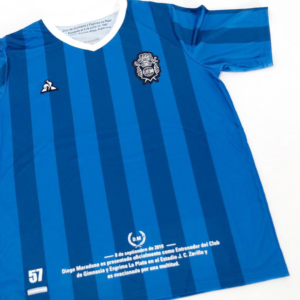 gimnasiaoficial's tweet photo. ¡Últimas camisetas de colección numeradas aniversario #DM59, AHORA EN EL LOBOSHOP DE LA SEDE SOCIAL!
-Hasta las 13 horas-
🔟🐺💙 https://t.co/e1tfNUfmYe