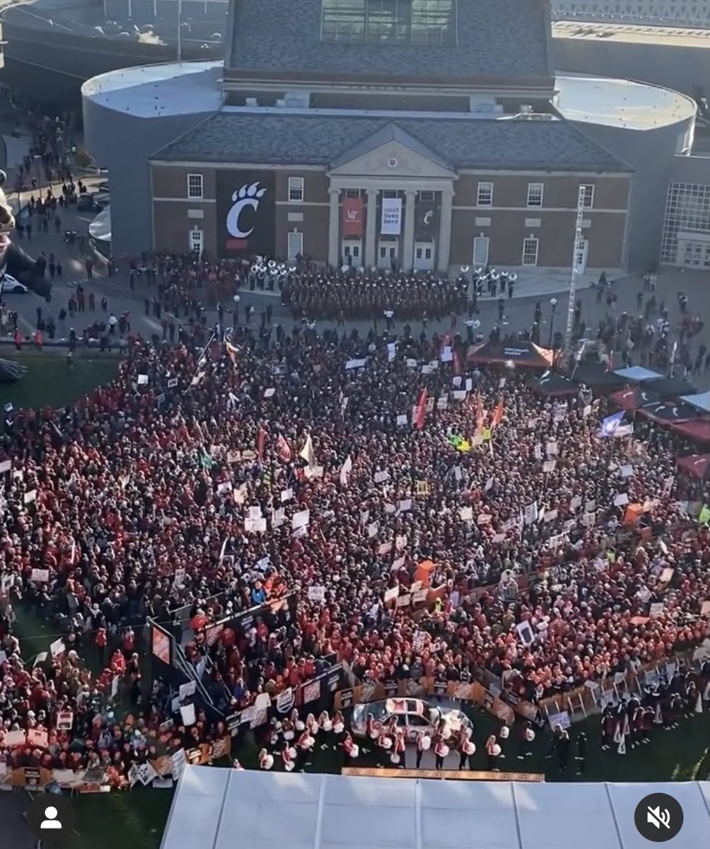 ubcprez's tweet photo. Something tells me that although this may be the first #CollegeGameDay at UC, that there will be many more. https://t.co/d4n8smTGGU