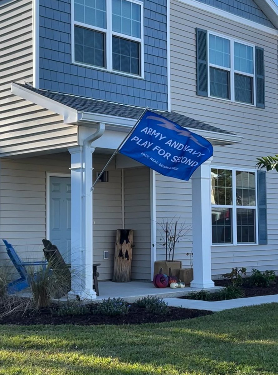 philly1622's tweet image. @AToastToTheHost thought you’d like this, saw it this morning on my walk around Eglin AFB #BeatArmy #FlyFightWin