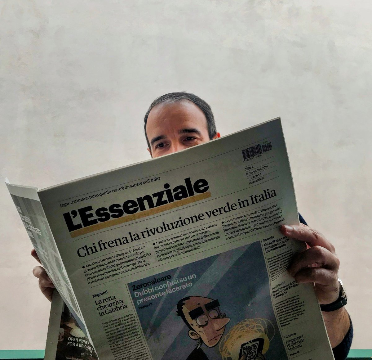 Numeri zero, prove di stampa, font, mappe e grafici. E tre giorni in redazione con <a href="/IamMarkPorter/">Mark Porter</a> e <a href="/alankeer/">Alan Keer</a>. Da oggi e ogni sabato in edicola ci sarà l'<a href="/essenziale_it/">L'Essenziale</a>