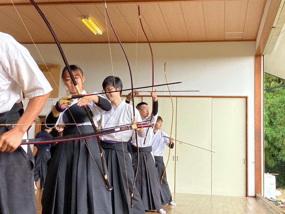 ait_kyudo_re's tweet photo. 本日をもちまして、第37代愛知工業大学弓道部は引退しました。
それに伴い、チーム戦とミニゲームを行いました。
3年間ありがとうございました。

引き続き、第38代愛知工業大学弓道部をよろしくお願いいたします。 https://t.co/IB6PyDwEQA