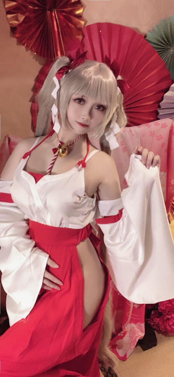 zoe6734's tweet photo. 指揮官 今天人家是巫女造型呢~

#碧藍航線 #巫女 #可畏 https://t.co/AclVFMTTak