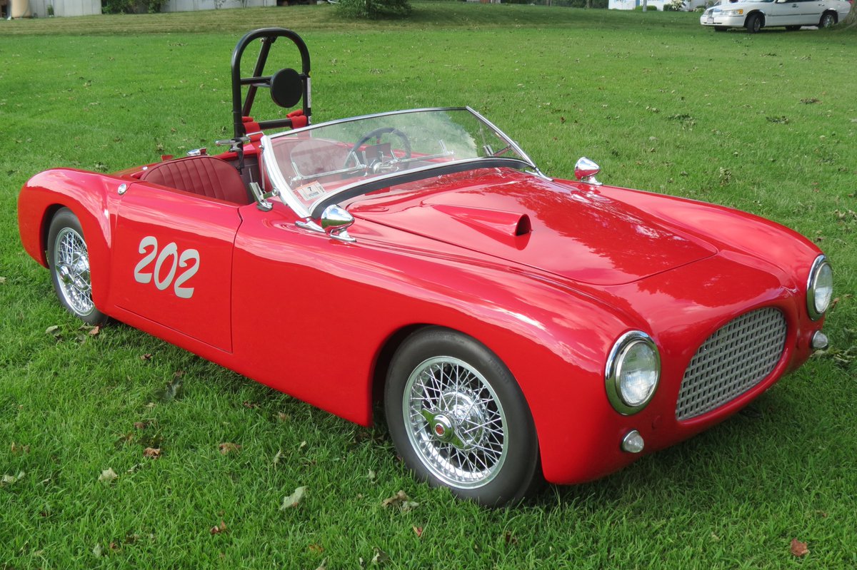 Here is the little MG "Cisitalia" Special in all of its #glory!  This little racer sure does look like an Italia #barchetta in my eyes.  #eggcrategrill #ferrari