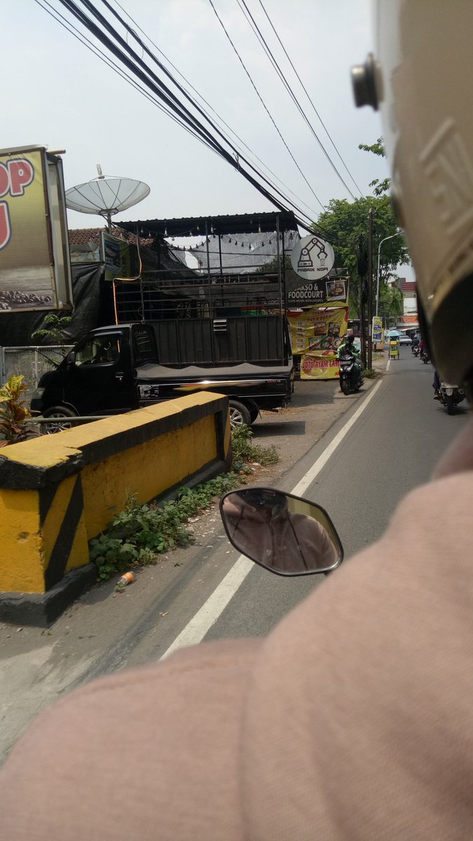 Candu dibonceng <a href="/ydrajatk_/">Yusuf Drajat Kurniawan</a>
biasa ngepot sendiri atau nggak jd mba ojek sih wkwk