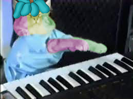 Toma, un gatito fruta que toca el piano. <a href="/ChifruitTFT/">Chifruit</a>