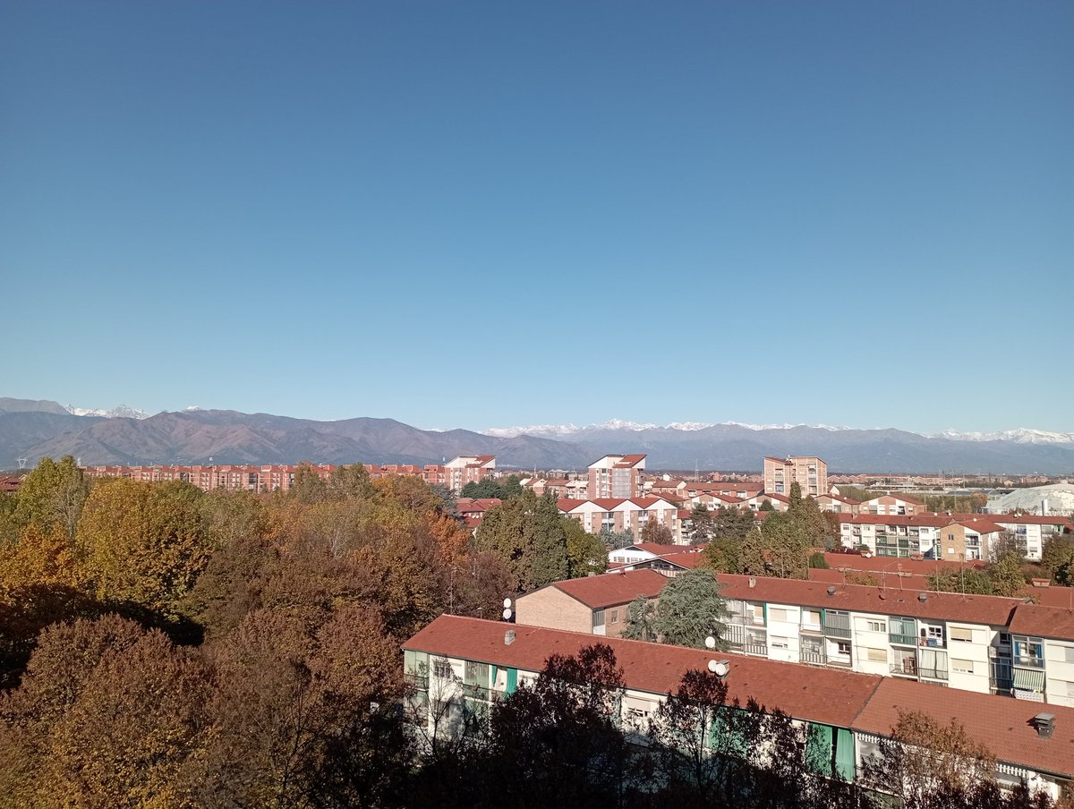Trimani1977's tweet photo. Qualcuno ha bisogno di un po' di ☀️ sabaudo?? 😜😍
#dallamiafinestra #LeVallette #Torino https://t.co/qyOCrSfEZR
