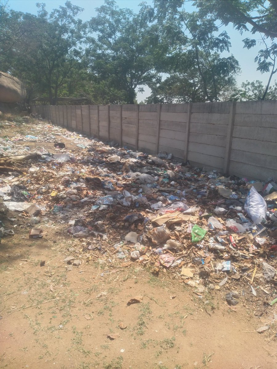 handball263's tweet photo. As a Nation 
As a Community 
As Individuals 
We need to come up with sustainable ways of waste disposal.
Lets!
1.Seperate waste 
2.Recycle plastics
3. Find alternative packaging materials so that we limit the use of plastics.

Together we can fight climate change
@EMAeep https://t.co/tadpLjDeIw