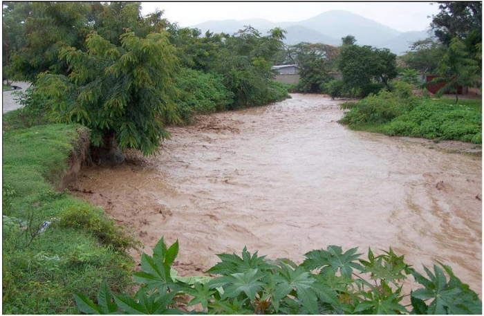 MagazineJimbere's tweet photo. 😵 Le corps d'un certain Sylvère, sexagénaire depuis #Gitaba (@makambaProvince) retrouvé au bord de la rivière #Mutsindozi ce 5/11. C'est en tentant de traverser la rivière #Bigera que le vieil homme s'est noyé suite à des crues occasionnées par de fortes pluies

#Burundi https://t.co/vNvFhnX8uk