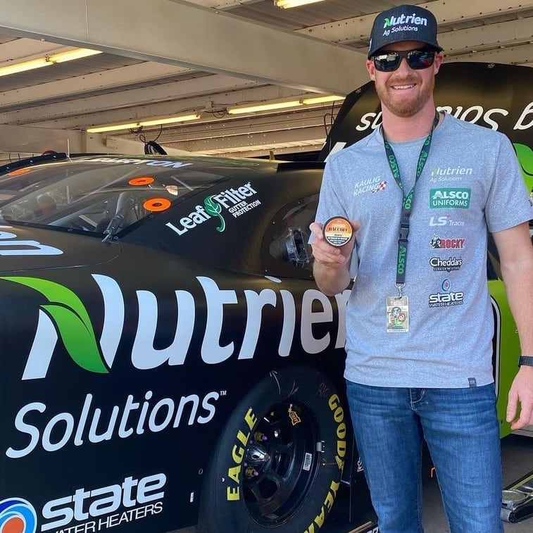 BaccOff_Snuff's tweet image. Reposted from crossroadsburtons We’re in Phoenix for the final race of the season! This months product of the month for baccoff_snuff is Peach Pouches! Get 10% off with code PEACH10 🍑 
#packdipspit #spitblack #dipperlife #killyouraddiction